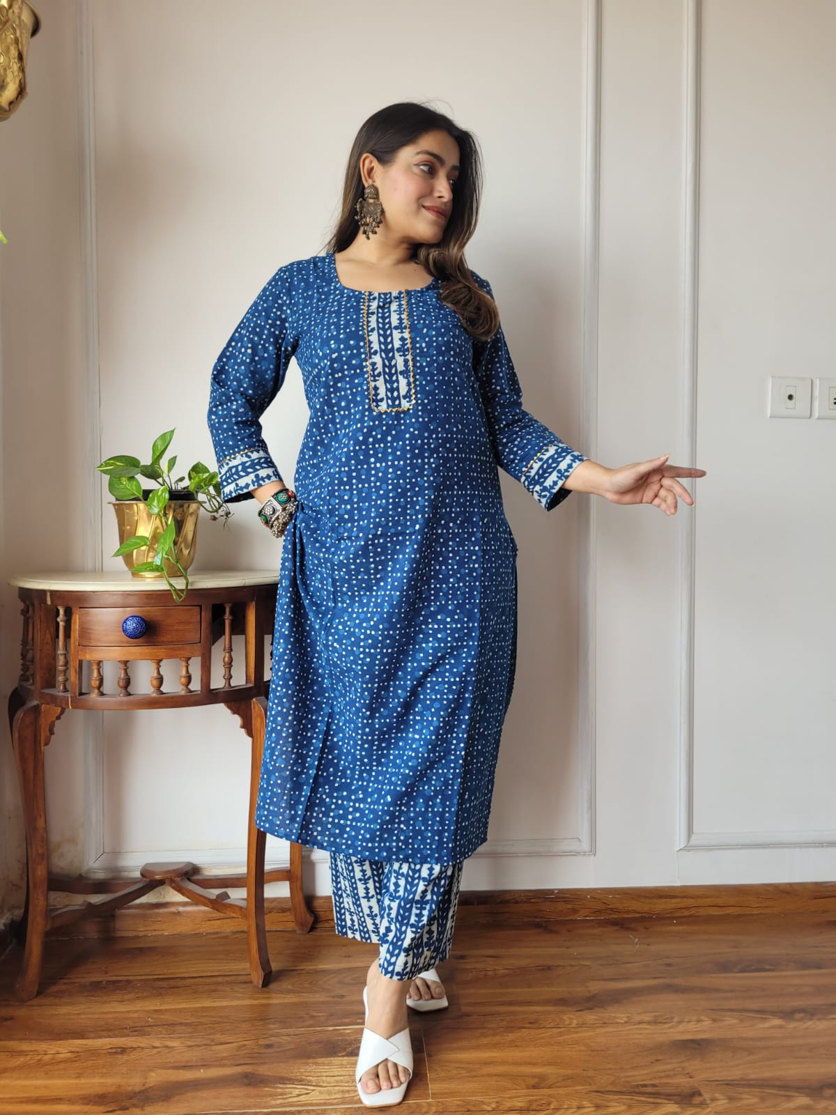 Aavriti Indigo Blue Bandhani Dot Hand Block Printed Kurta Pant Set