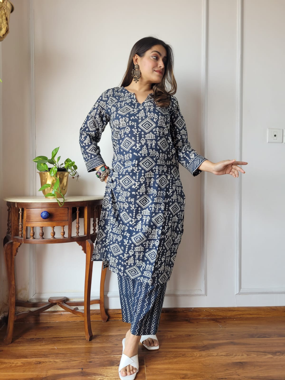 Deep Indigo Geometric Buti Kurta Pant Set