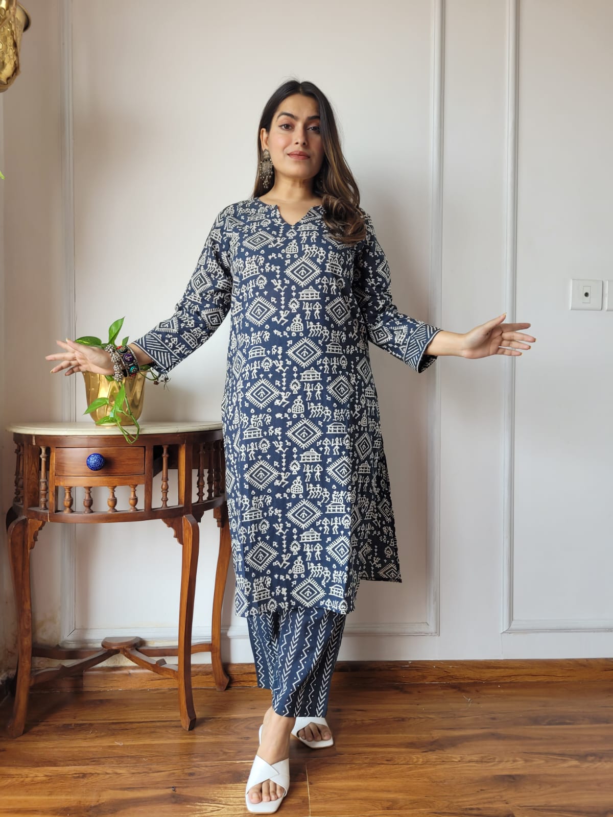 Deep Indigo Geometric Buti Kurta Pant Set