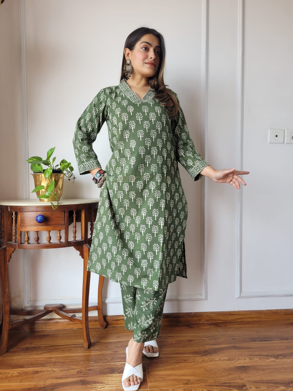 Deep Indigo Geometric Buti Kurta Pant Set